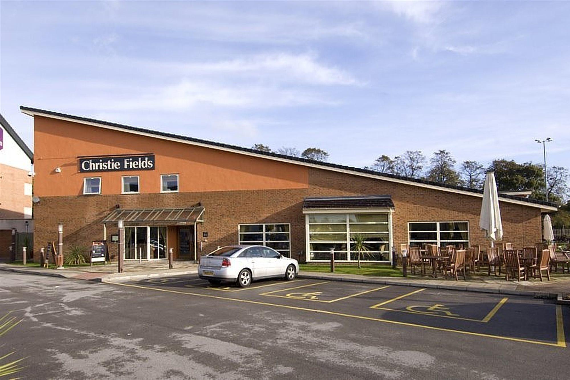 Premier Inn Manchester West Didsbury Exteriör bild