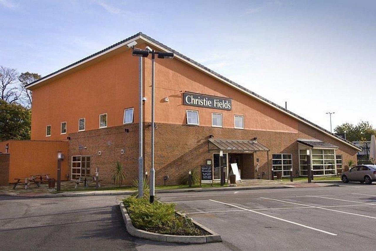 Premier Inn Manchester West Didsbury Exteriör bild