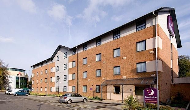 Premier Inn Manchester West Didsbury Exteriör bild