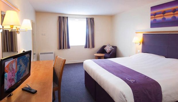 Premier Inn Manchester West Didsbury Exteriör bild